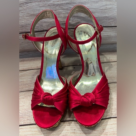 Guess stilettos. Size 8 Pink and gold. Super sexy. - Picture 1 of 9